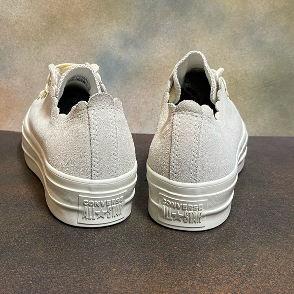 Converse Chuck Taylor All Star Frilly Scallop Platform Women's Sneaker Size 10M - Picture 6 of 14